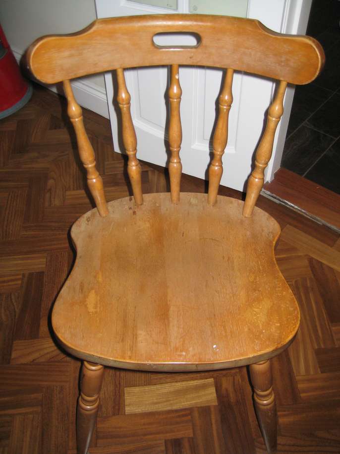 FreelyWheely 4 x wooden kitchen chairs TAKEN