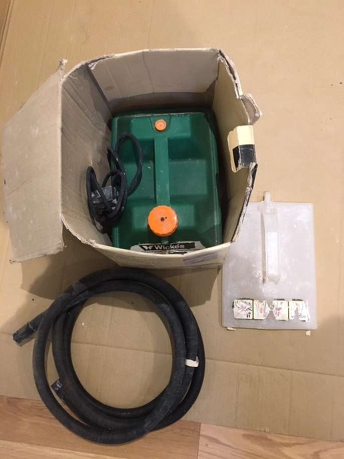 FreelyWheely Wallpaper steamer