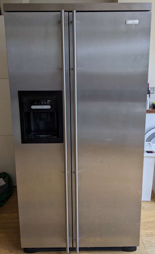 FreelyWheely American style Fridge Freezer with ice maker working