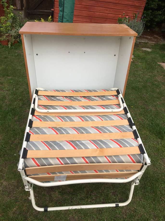 FreelyWheely Single Foldable Guest Bed