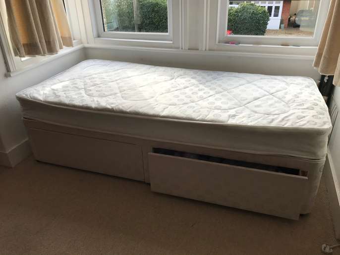 FreelyWheely Single bed with underbed storage drawers