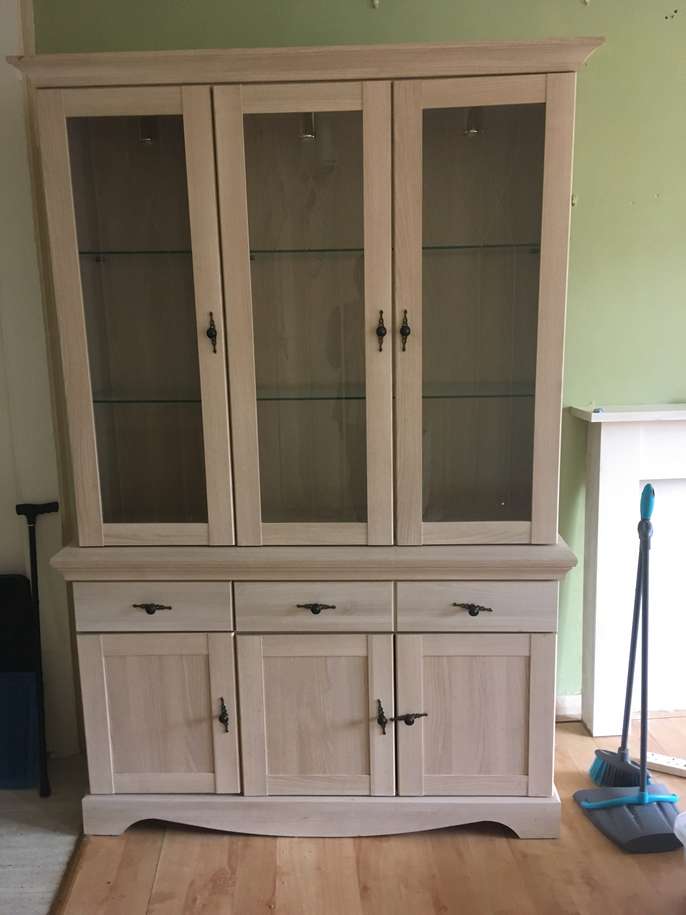 FreelyWheely Large dresser/display