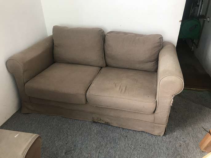 FreelyWheely 2 free sofas