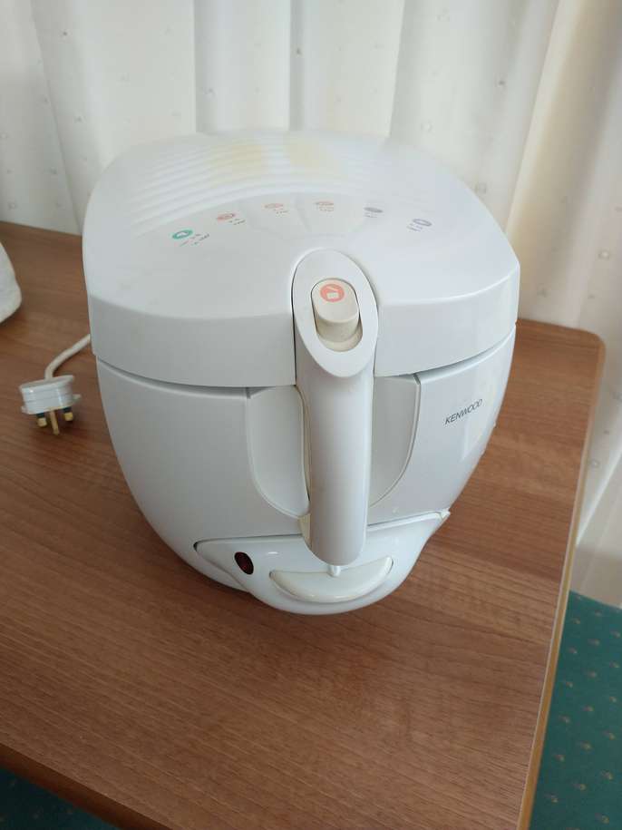 FreelyWheely Kenwood Electric Deep Fryer
