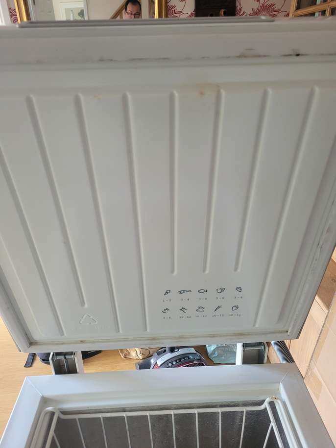 FreelyWheely Small chest freezer