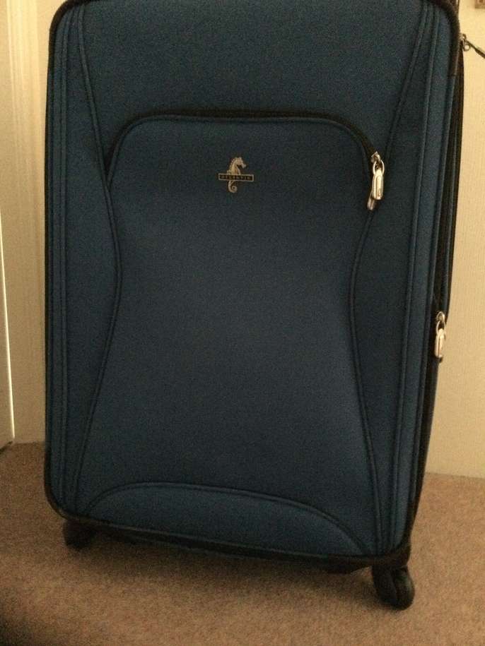 FreelyWheely: Suit Case