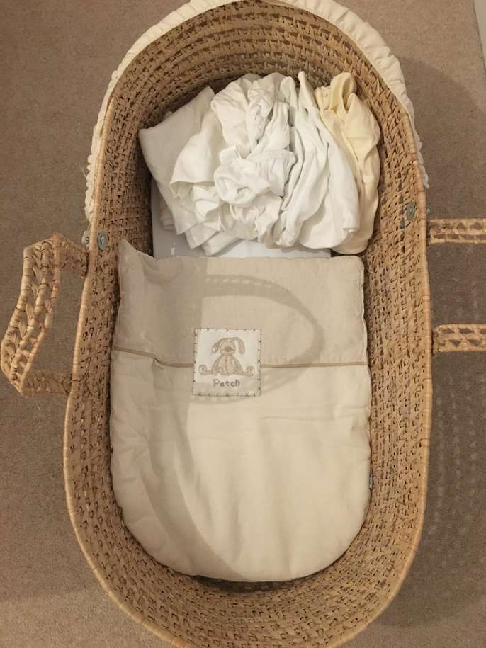 FreelyWheely Moses basket and stand