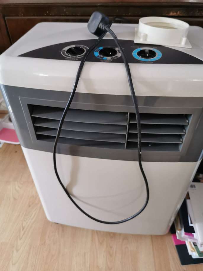 FreelyWheely Free standing Air Conditioning Unit