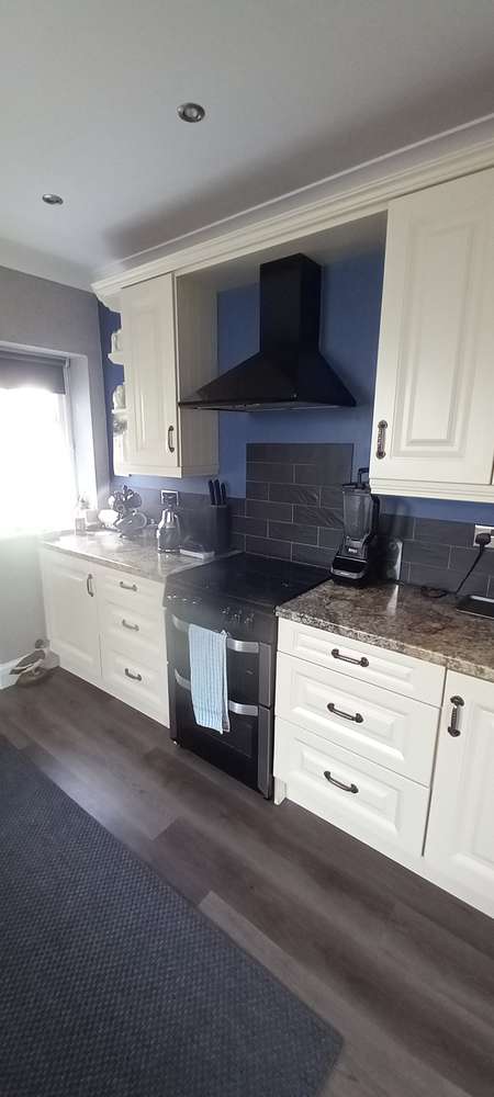 FreelyWheely: Kitchen cupboard doors and worktops