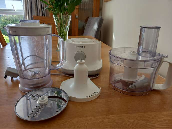 FreelyWheely Kenwood food blender