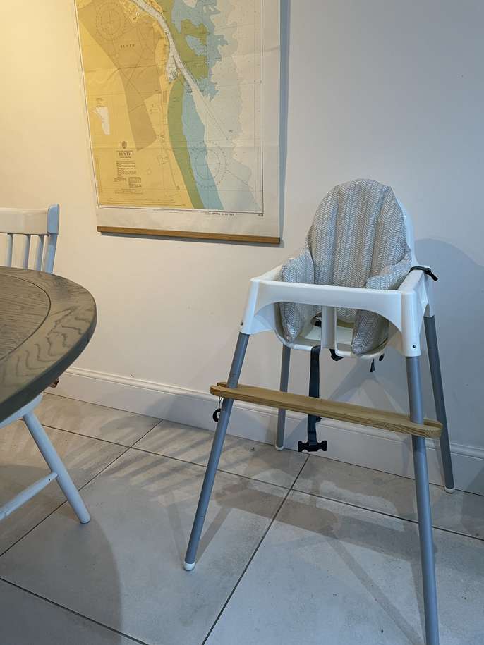 FreelyWheely Ikea high chair with cushion and footrest