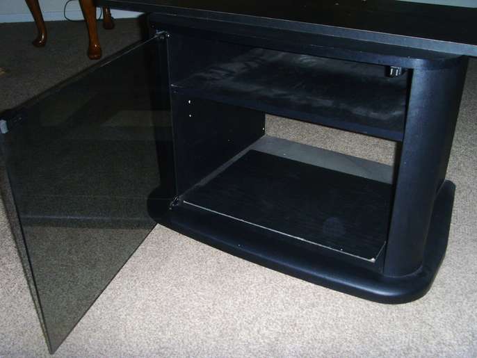 FreelyWheely: TV base unit