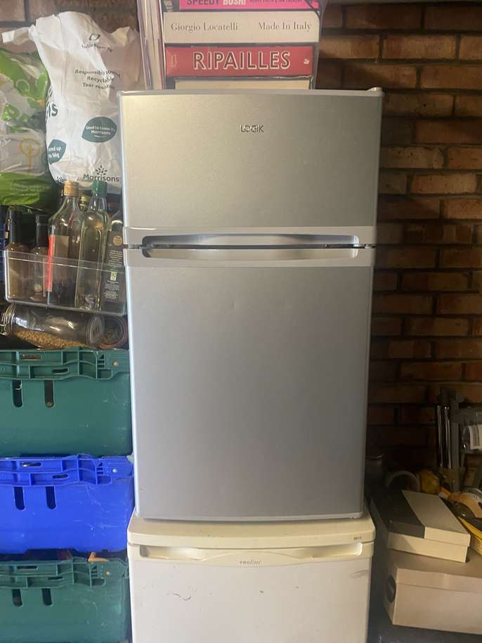 FreelyWheely Undercounter Fridge with Freezer Compartment