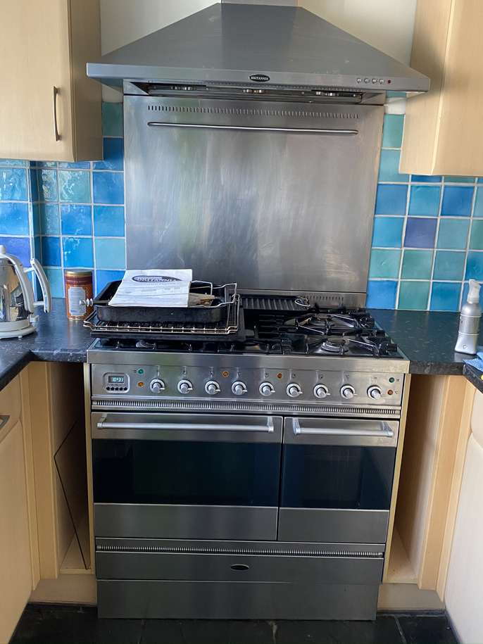 FreelyWheely Britannia range cooker