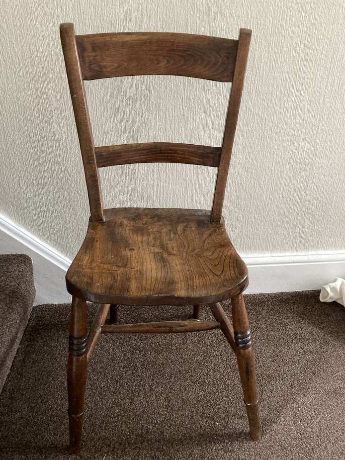FreelyWheely Old kitchen chair, solid wood. Very small.