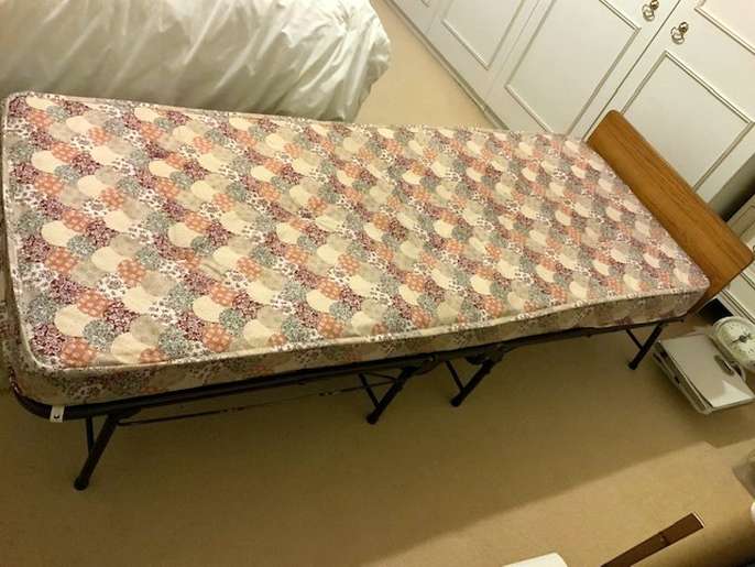 FreelyWheely Single foldup bed