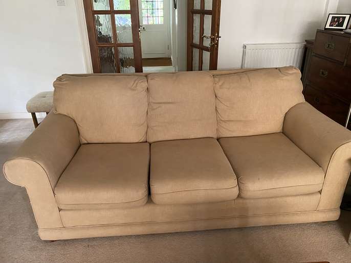 FreelyWheely Large beige sofa