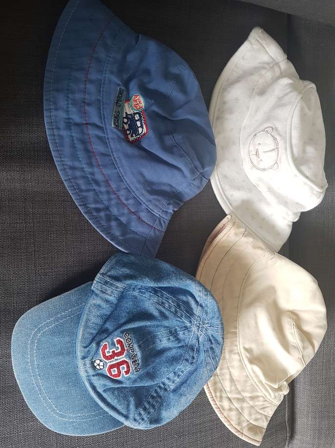 FreelyWheely Baby sun hats 06 months