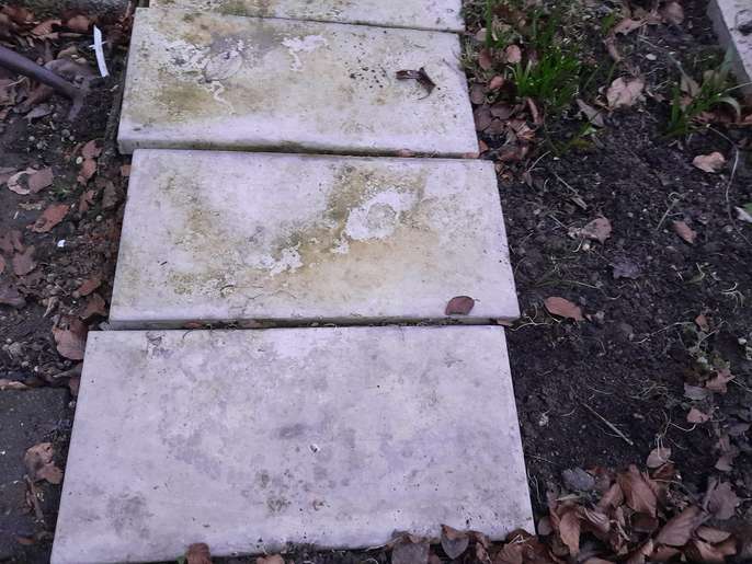 FreelyWheely Paving slabs