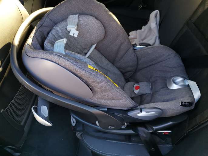 FreelyWheely Cybex Cloud Q infant car seat & ISOFIX base (used)