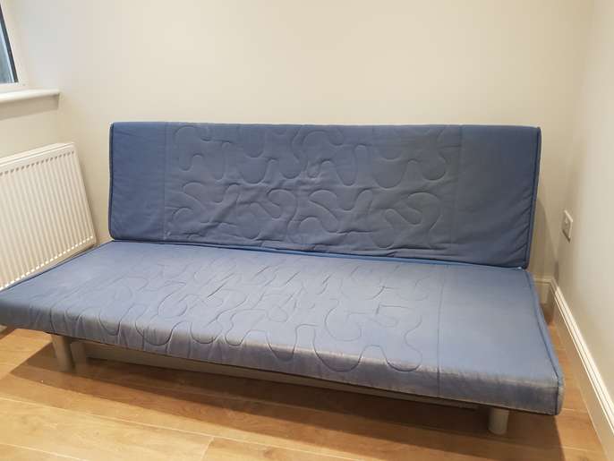 FreelyWheely Blue click clack sofa bed