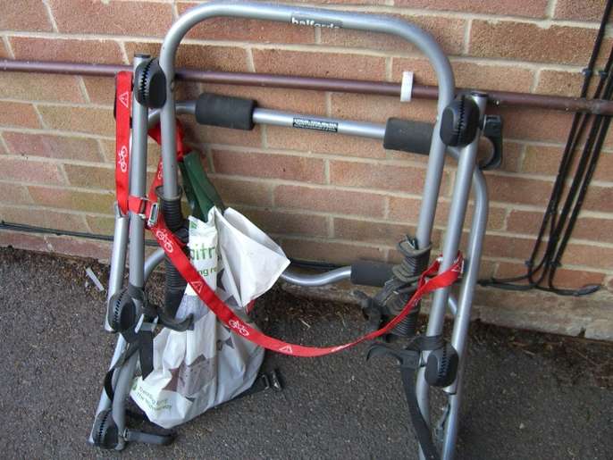 FreelyWheely Halfords Car Bicycle carrying kit.