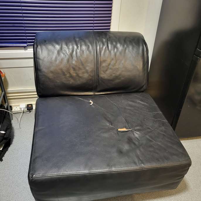 FreelyWheely Black Leather Love chair one seat sofa