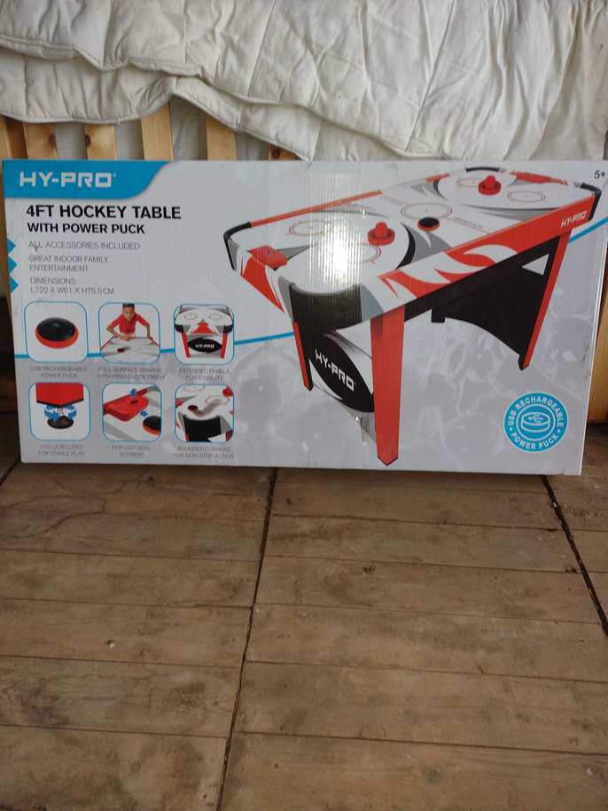 FreelyWheely HYPRO 4ft Air Hockey Table