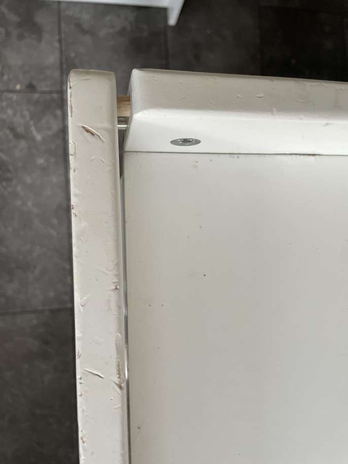 FreelyWheely Changing table/chest of drawers