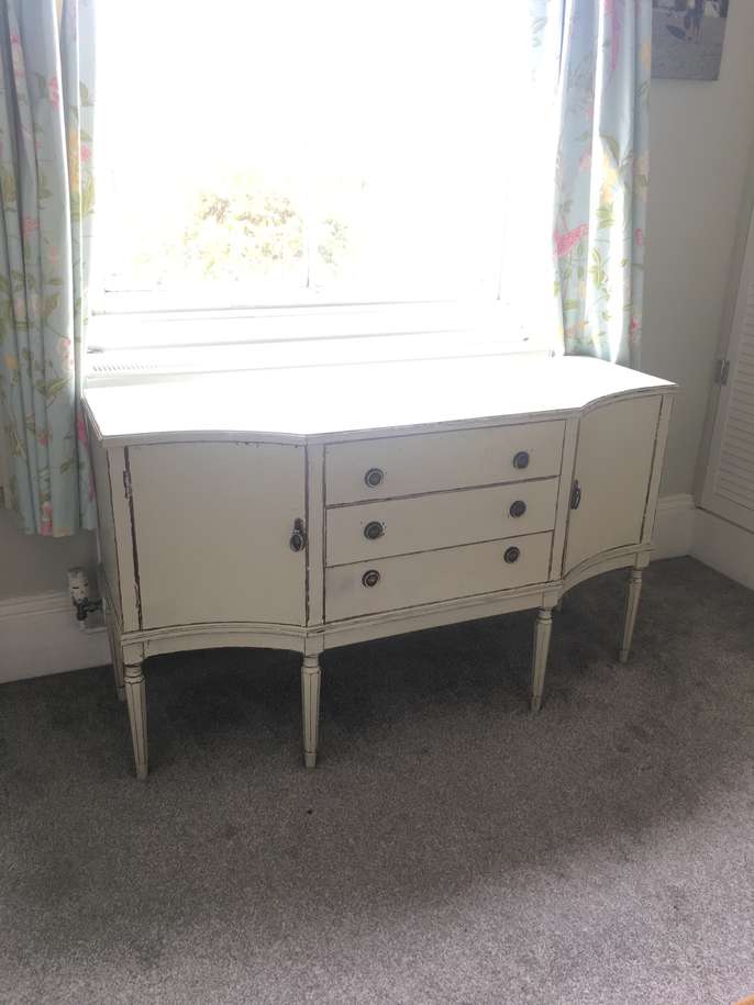 FreelyWheely Vintage style dresser