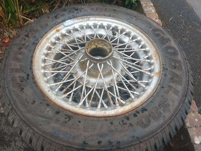 FreelyWheely Wire wheels with tyres