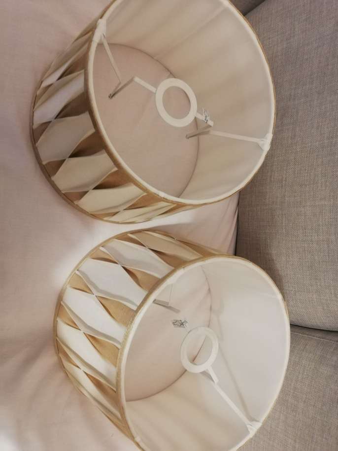 FreelyWheely Lamp shades x2 gold and cream