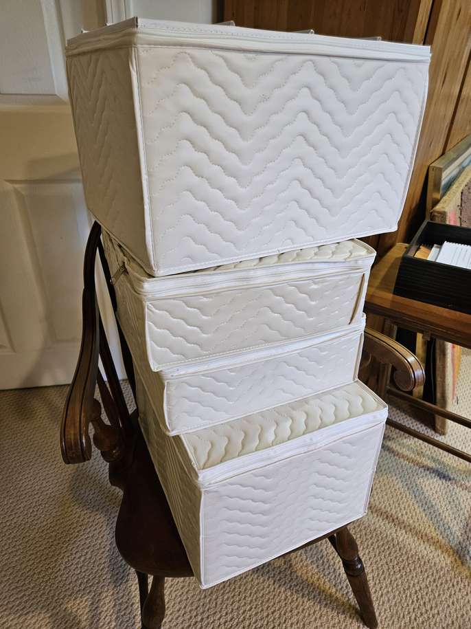 FreelyWheely Padded glass storage boxes