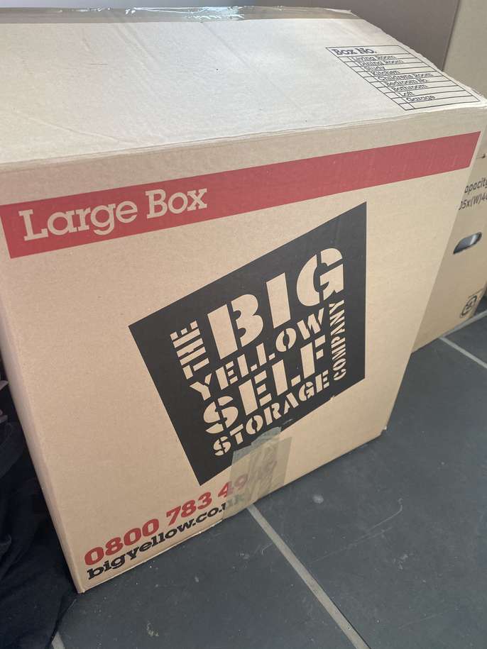 FreelyWheely Packing boxes + bubble wrap for free