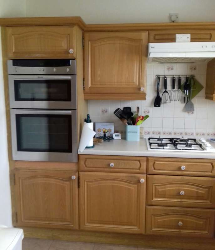FreelyWheely: Pre-loved Kitchen Cupboard Doors & Drawer Fronts