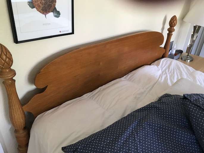 FreelyWheely Oak headboard/footboard, pineapple finials