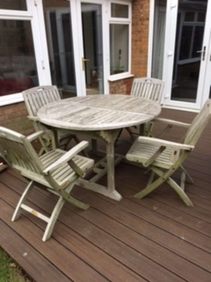 FreelyWheely Garden furniture set.