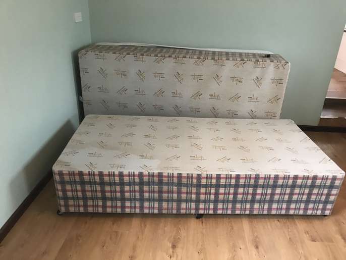 FreelyWheely Single bed bases