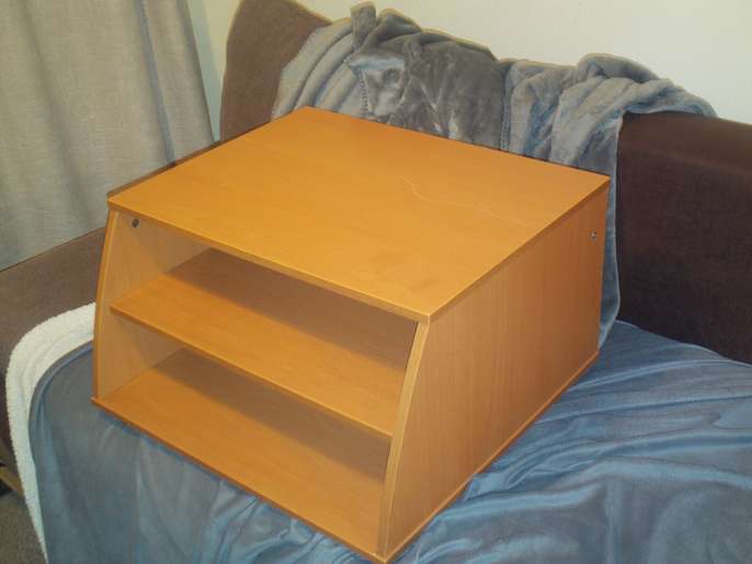 FreelyWheely TV/VCR Stand