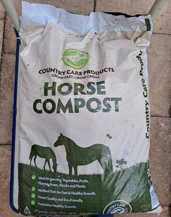 FreelyWheely HORSE COMPOST 1 large unopened bag