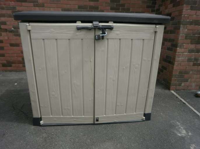 FreelyWheely Outdoor Plastic Storage Box