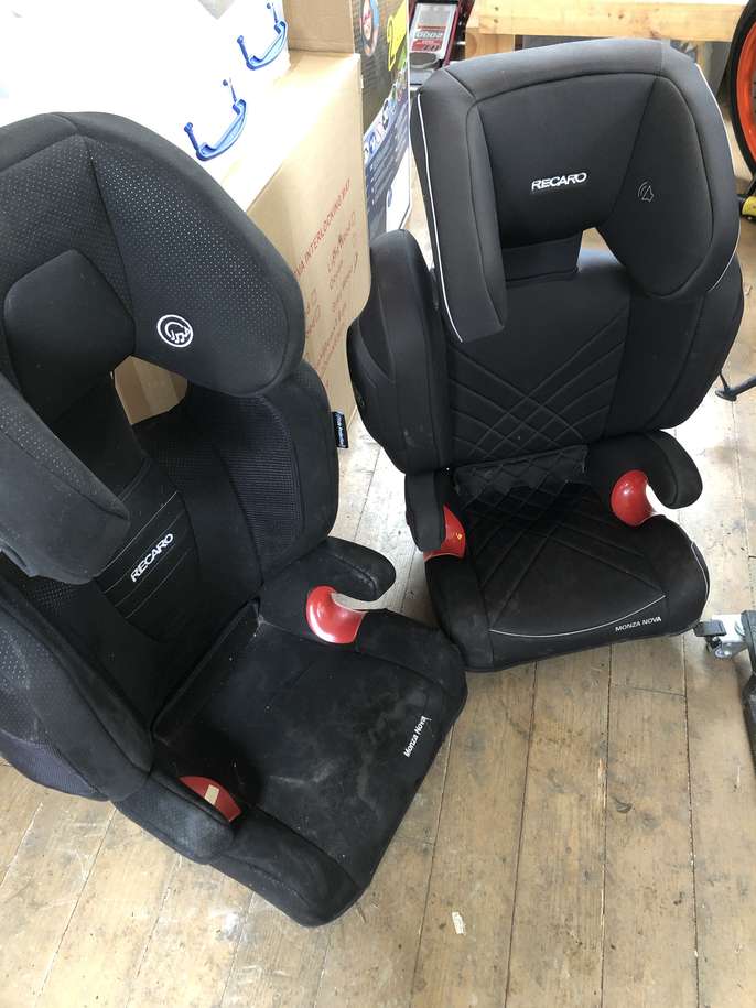 FreelyWheely Pair of full back car seats (from age 28 ish)