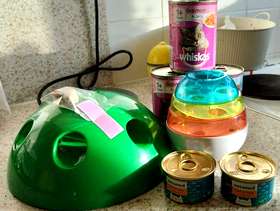 Freecycle Job lot for lucky cat!
