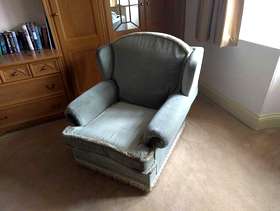 Freecycle Pair of arm chairs