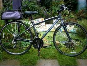 Freecycle Bicycle with crossbar.