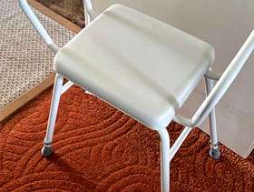 Freecycle Sturdy high seat - new