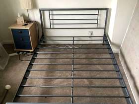 Freecycle A metal double bed frame