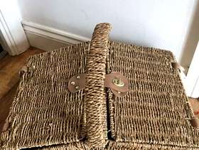 Freecycle Picnic basket and accessories