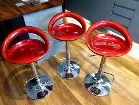 Freecycle 3 red kitchen stools