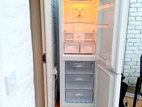 Freecycle Hotpoint fridge freezer